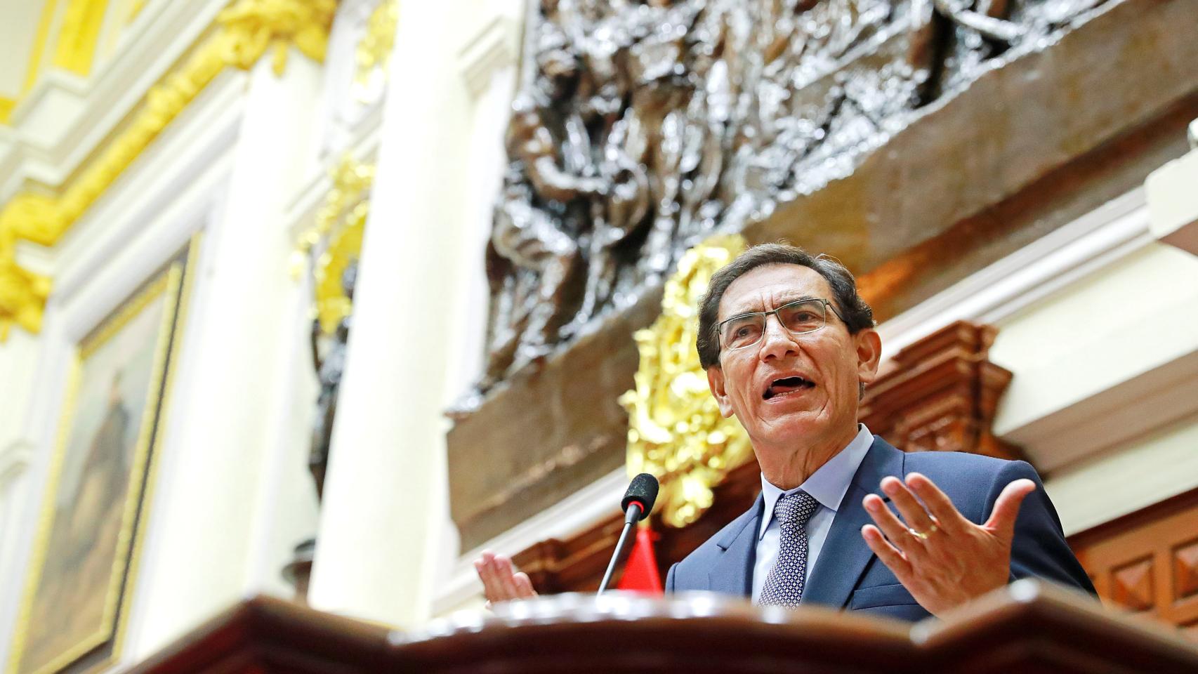 Martín Vizcarra, expresidente de Perú, en su discurso de defensa antes de votarse su destitución.