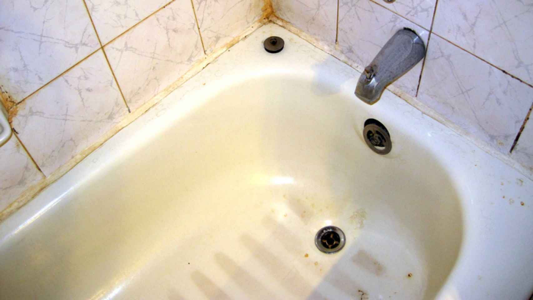 Trucos caseros para limpiar la bañera sin esfuerzo y en poco tiempo