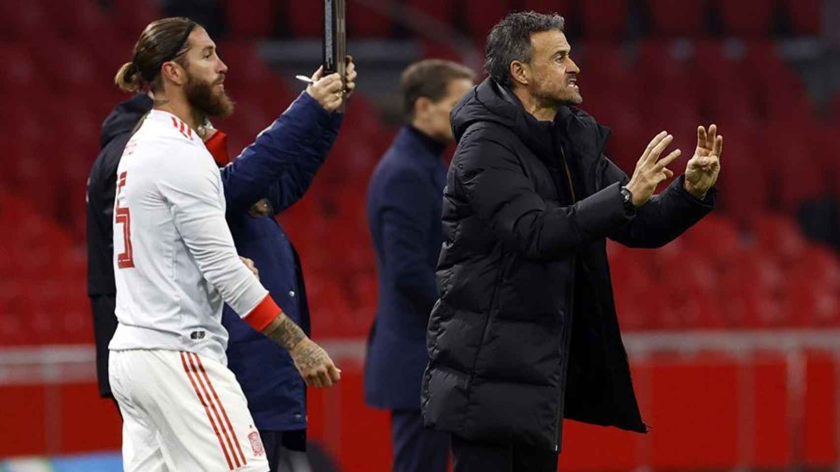 Sergio Ramos y Luis Enrique, en un partido de la selección española