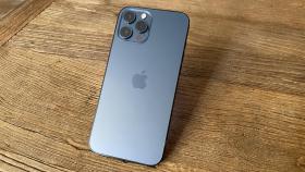 iPhone 12 mini.