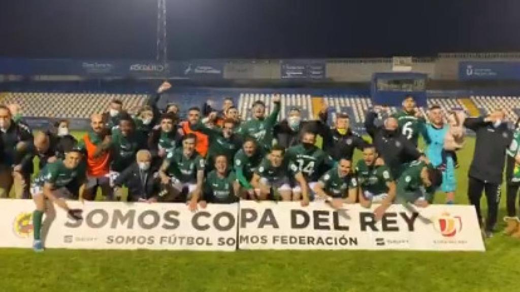 Los jugadores del CD Marchamalo celebran su pase a la Copa