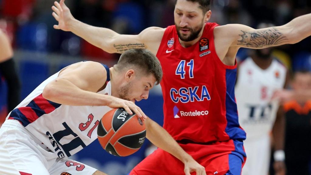 Giedraitis en el partido entre el CSKA y el Baskonia