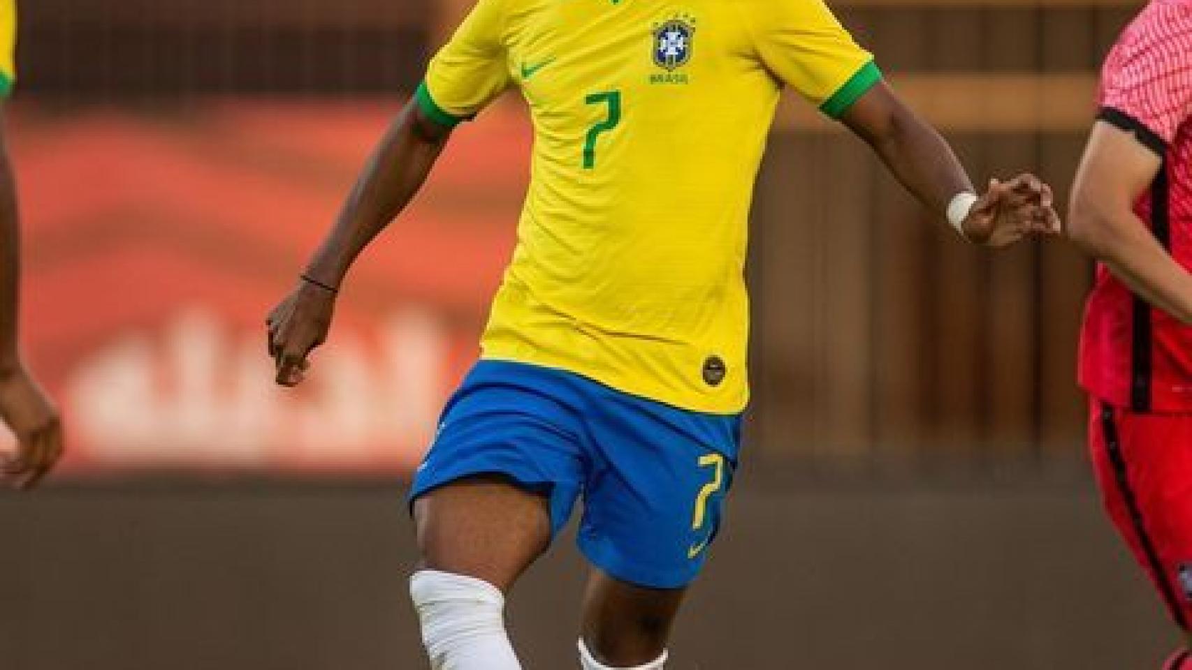 Rodrygo Goes, en un partido de la selección olímpica de Brasil. Foto. Instagram (@rodrygogoes)