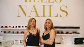 Las dos fundadoras de Hello Nails, el negocio que factura 3,2 millones de euros en manicuras.