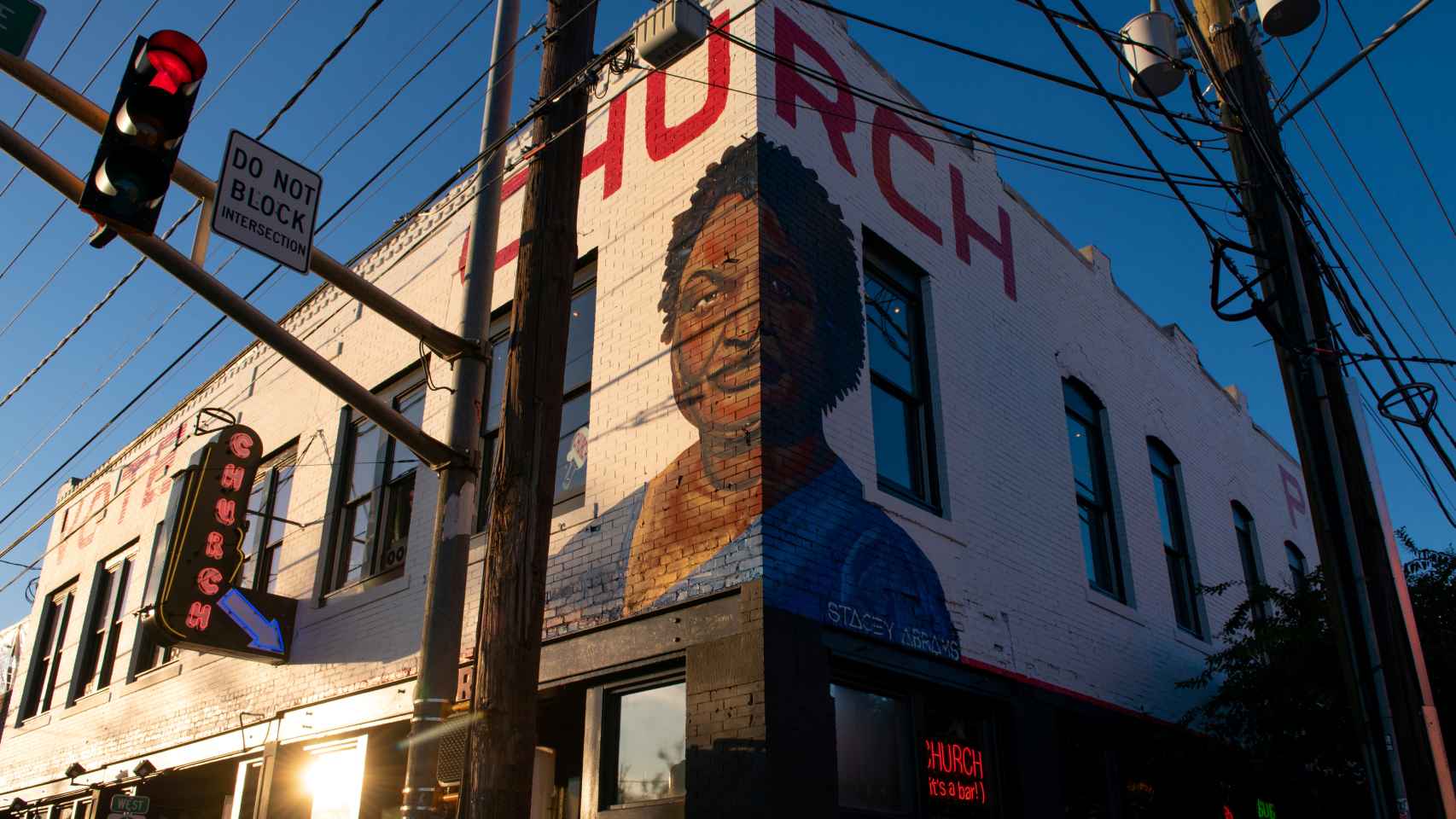 Un mural de Stacey Abrams en Atlanta.