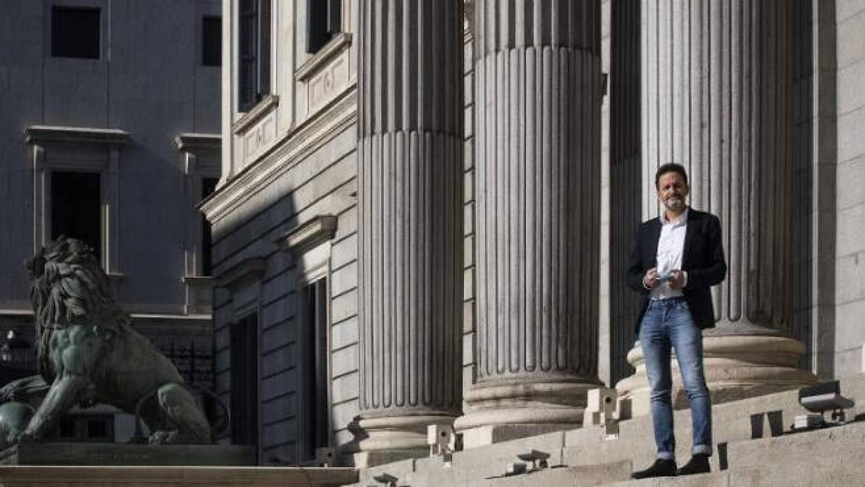 Edmundo Bal en la puerta del Congreso. Alberto Martín para El Economista