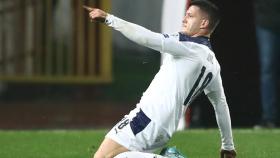 Luka Jovic celebra un gol con la selección de Serbia