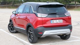 Este modelo reemplaza el Opel Crossland (con X) lanzado en 2017.