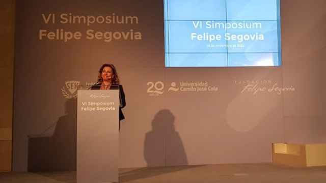 La presidenta de la Institución SEK, Nieves Segovia durante su intervención en el IV Simposium Felipe Segovia.