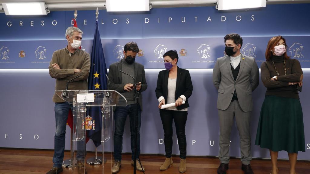 Miembros de Podemos, ERC y Bildu, presentando el pasado martes sin el PSOE una enmienda a los Presupuestos.