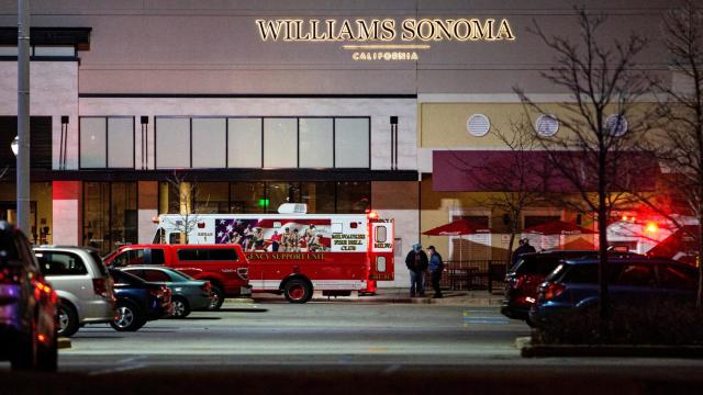 Exterior del centro comercial Mayfair Mall, en Wauwatosa (Wisconsin).