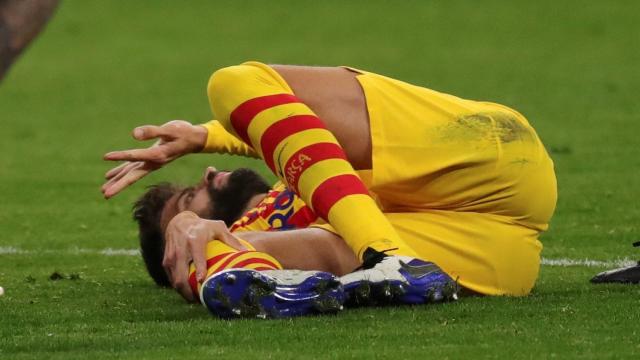 Gerard Piqué, sobre el césped del Wanda Metropolitano