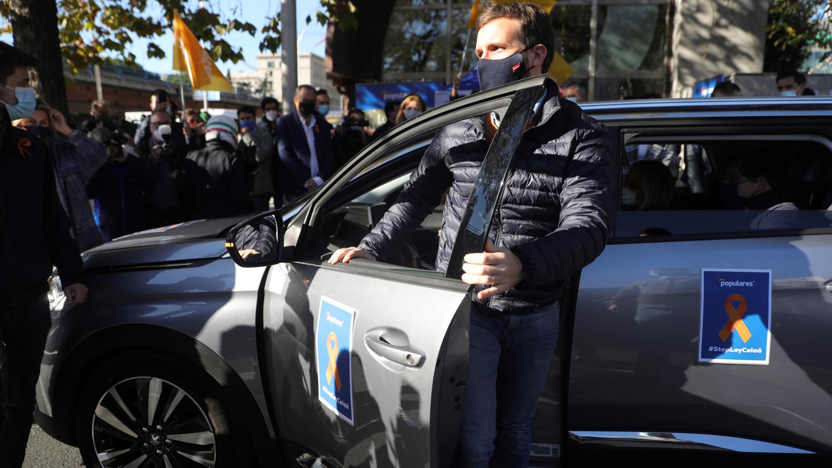 El presidente del PP, Pablo Casado, a su llegada a la manifestación en Madrid estes domingo.