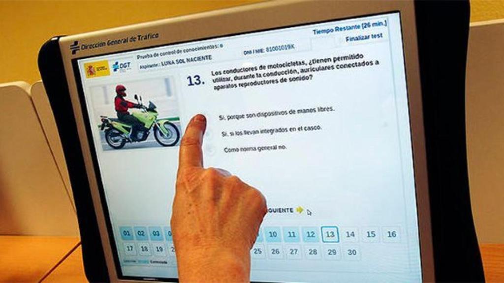 Modelo de examen teórico de la DGT-