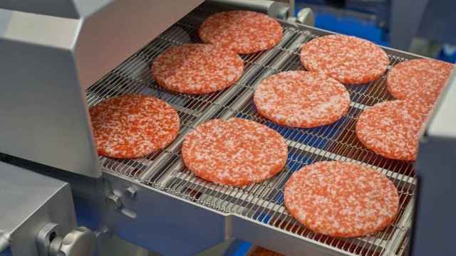 Una imagen de carne de hamburguesa.