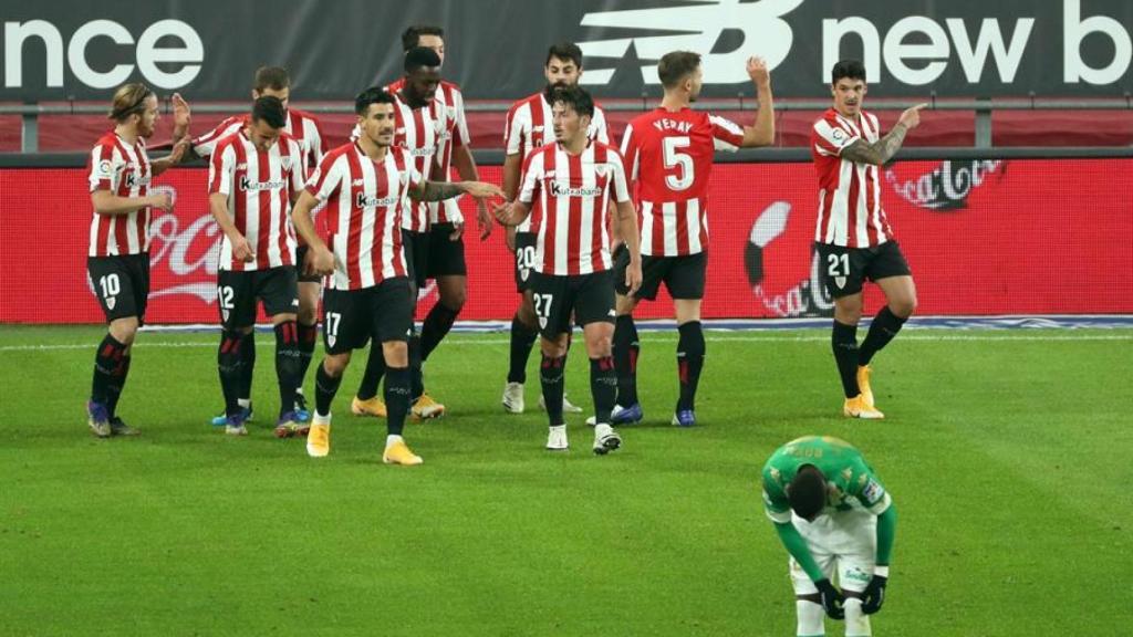 Los jugadores del Athletic celebran un gol ante el Betis en la jornada 10 de La Liga