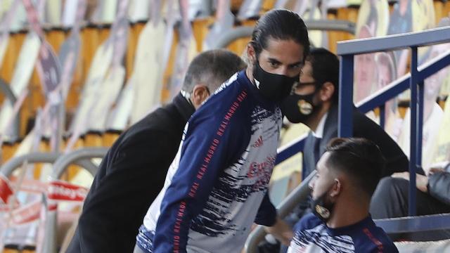 Isco, en el banquillo del Real Madrid en La Cerámica