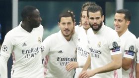 Los jugadores del Real Madrid celebran el gol de Hazard al Inter de Milán
