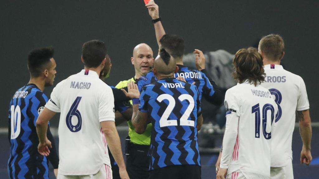 Arturo Vidal, expulsado en el Inter de Milán - Real Madrid