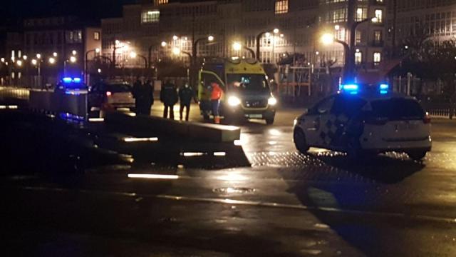 La Policía Local y una ambulancia en la zona del Parrote (A Coruña).