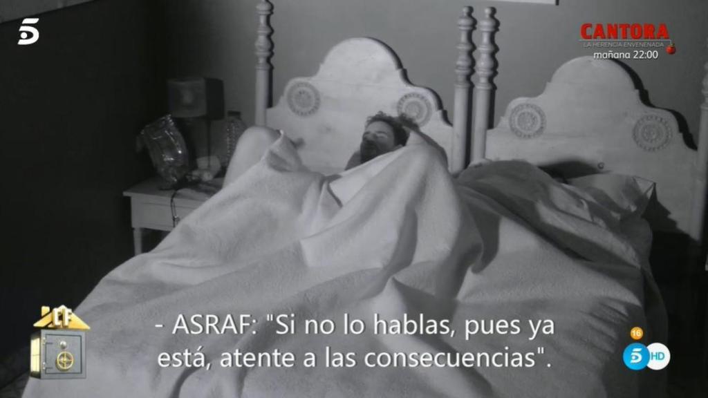 Asraf e Isa discutiendo en la cama de 'La casa fuerte 2'.