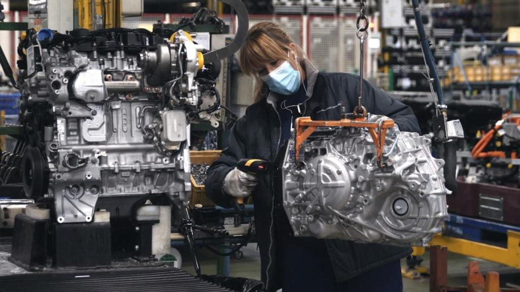 Este modelo se puede fabricar con versiones de combustión y eléctricas en la misma línea.