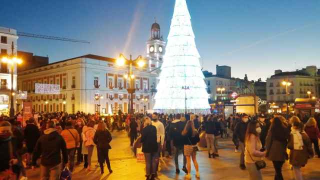 Imagen de la Puerta del Sol (Madrid) este domingo.