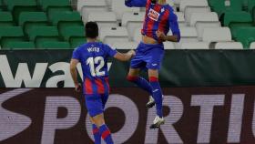 Burgos celebra su gol en el Betis - Eibar de la jornada 11 de La Liga