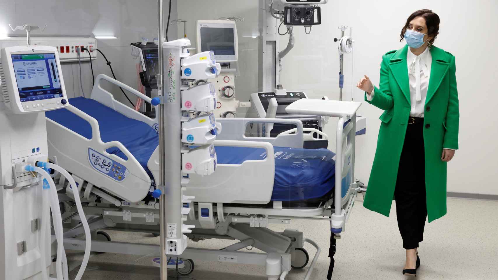 Isabel Díaz Ayuso inaugura el hospital Isabel Zendal el 1 de diciembre de 2020.