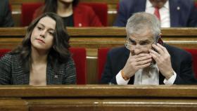 Inés Arrimadas y Carlos Carrizosa (líder de Cs en Cataluña) en el Parlament.