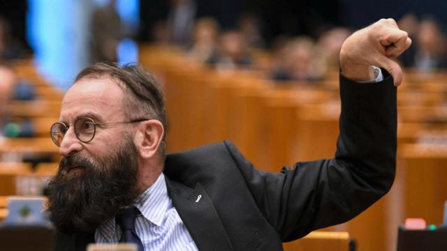 El eurodiputado húngaro József Szájer, durante un pleno en la Eurocámara.