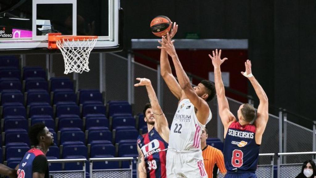 Tavares ante Baskonia