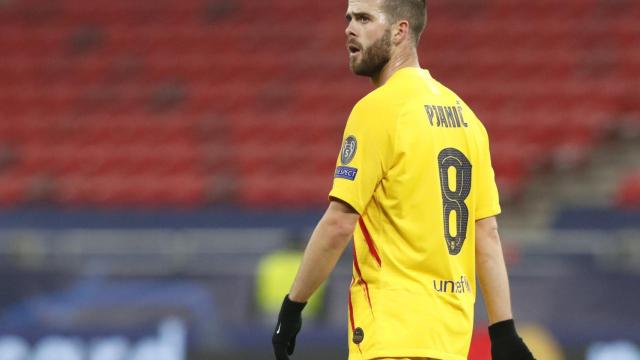 Miralem Pjanic, con la camiseta amarilla del Barcelona