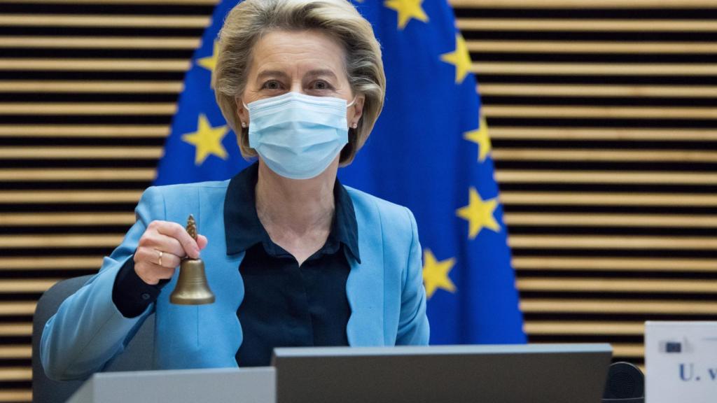 La presidenta Ursula von der Leyen, durante la reunión del colegio de comisarios este miércoles