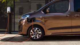 La versión eléctrica de las furgonetas compactas de PSA, hechas en Vigo, llegarán en 2021