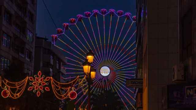 Vista de la noria de la navidad 2019 en Vigo.