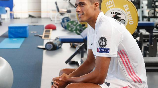 Varane, durante la foto oficial de la temporada 2020/2021