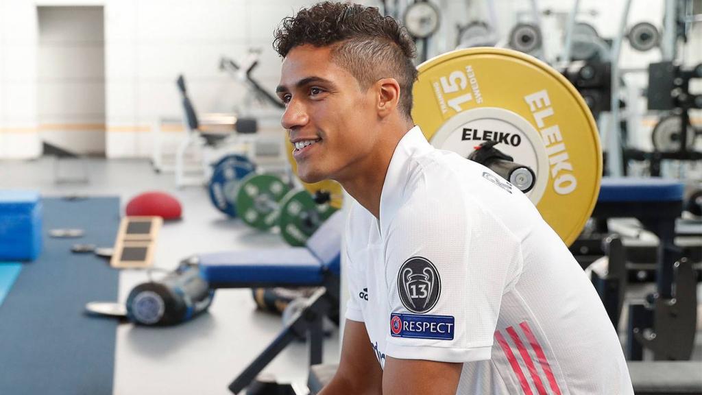 Varane, durante la foto oficial de la temporada 2020/2021