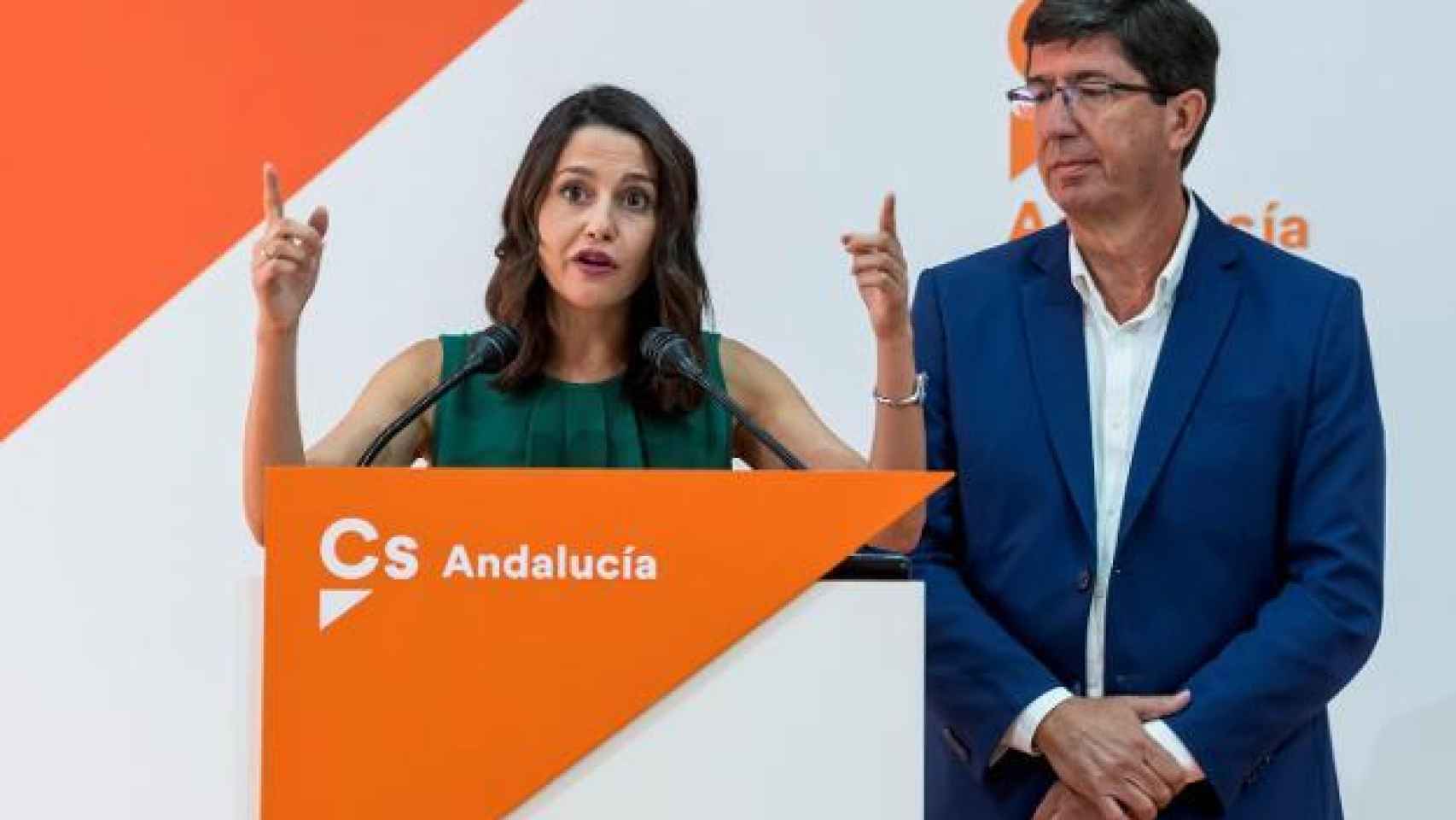 La líder de Cs, Inés Arrimadas, junto al vicepresidente de la Junta de Andalucía, Juan Marín.