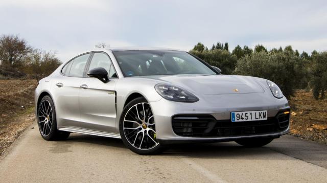 Esta es la unidad probada del Porsche Panamera, una versión híbrida enchufable.