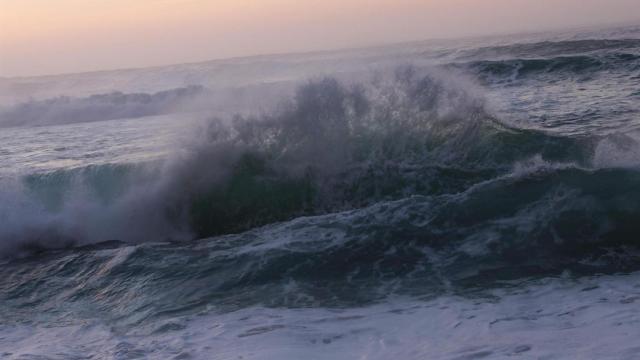 Fuerte oleaje en el litoral (Foto de archivo)