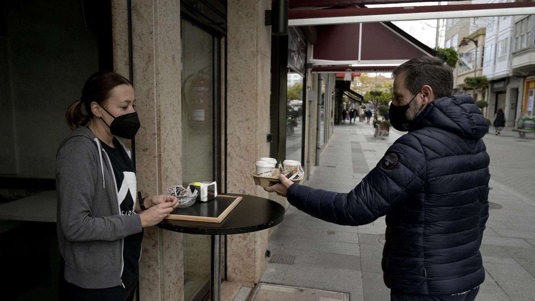 Galicia mantiene restricciones: los bares siguen cerrados, pero el comercio amplía horario