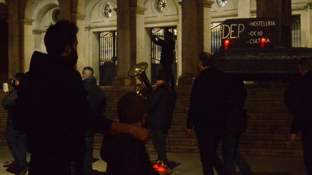 Ferrolterra entierra la hostelería entre quejas por las nuevas restricciones
