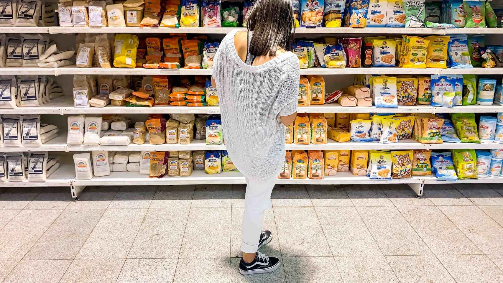 Una clienta en su supermercado.