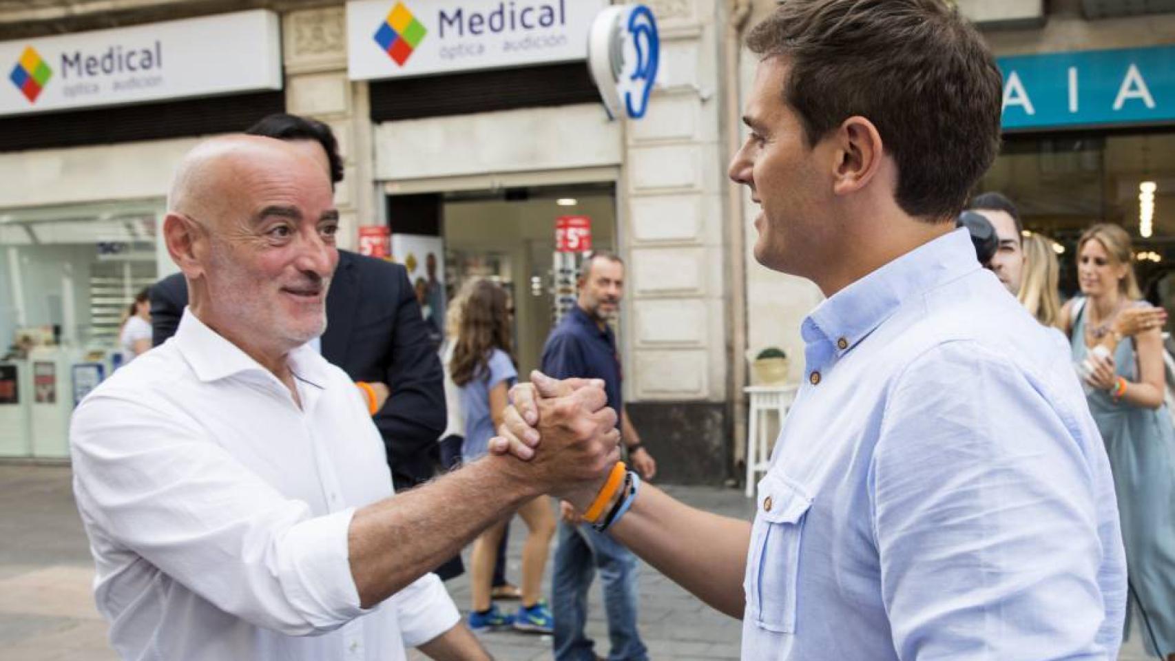 Nicolás de Miguel con Albert Rivera en el País Vasco, donde fue candidato a lehendakari.