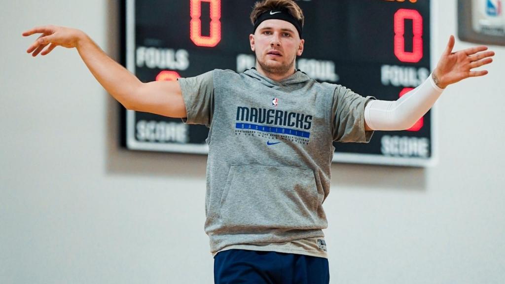 Luka Doncic, durante un entrenamiento con Dallas Mavericks. Foto: Twitter (@DallasMavs)