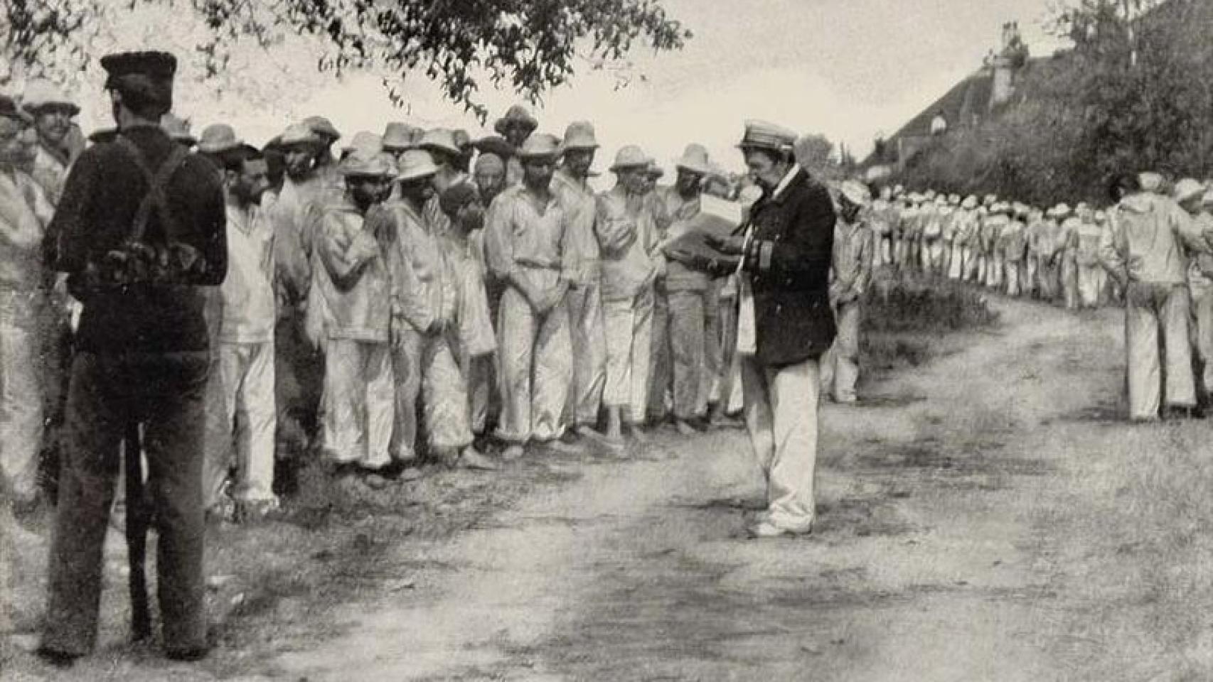 Prisioneros de guerra españoles en Seavey's Island, Portsmouth, New Hampshire, en 1899.