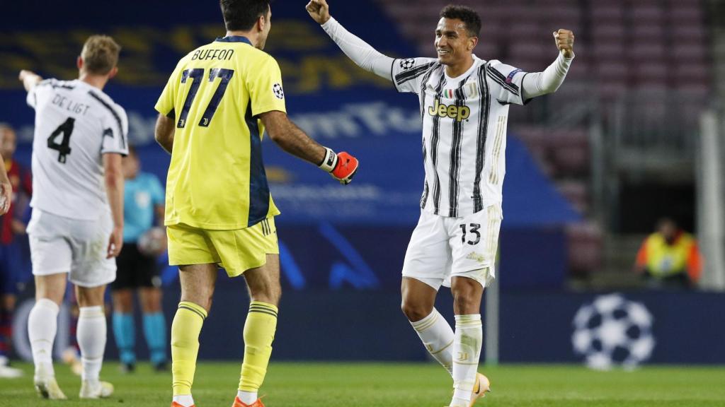 Buffon y Danilo celebran la victoria