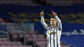 Cristiano Ronaldo celebra su segundo gol de penalti al Barcelona