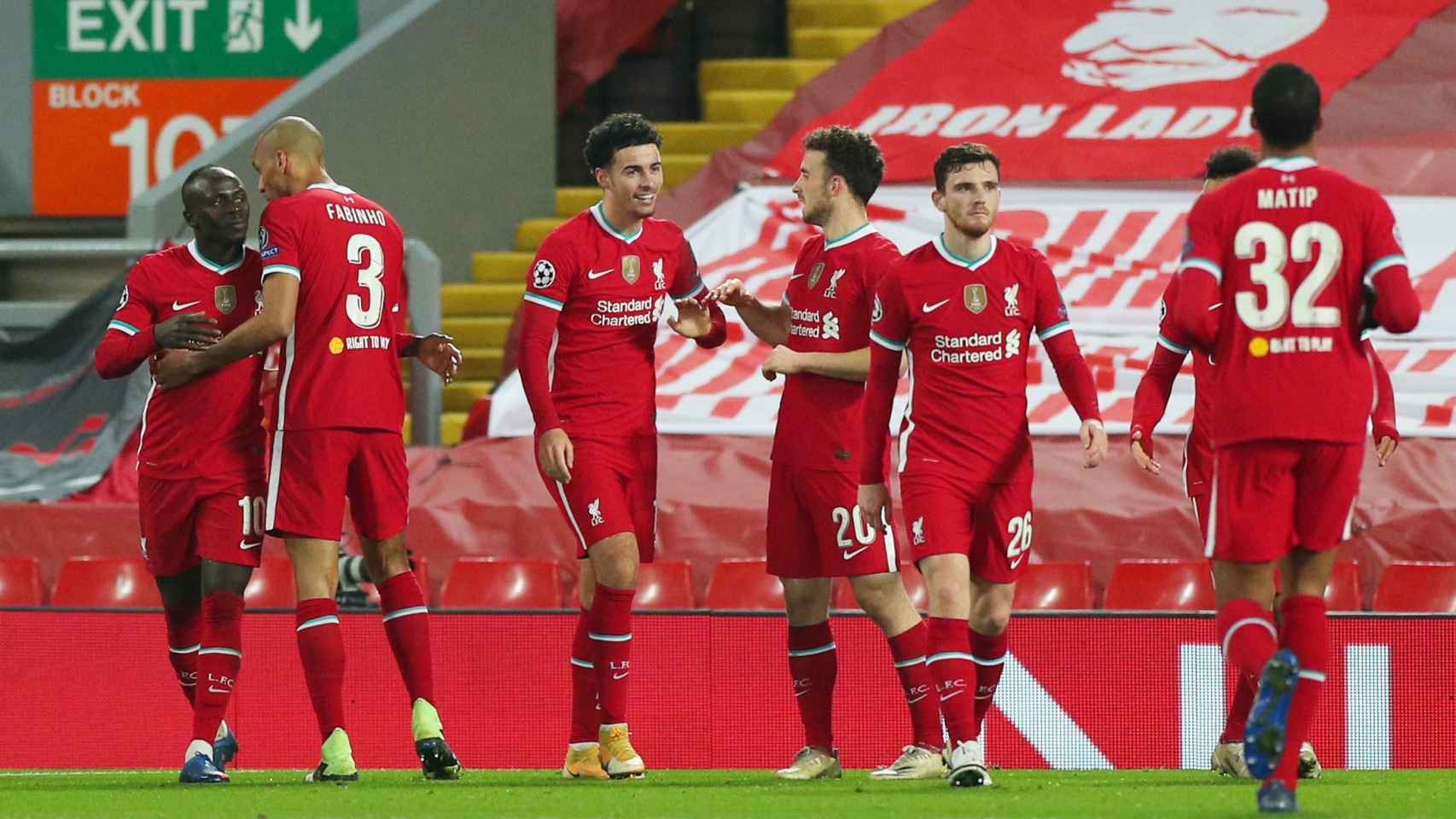 Los jugadores del Liverpool celebran un gol en la Champions League 2020/2021